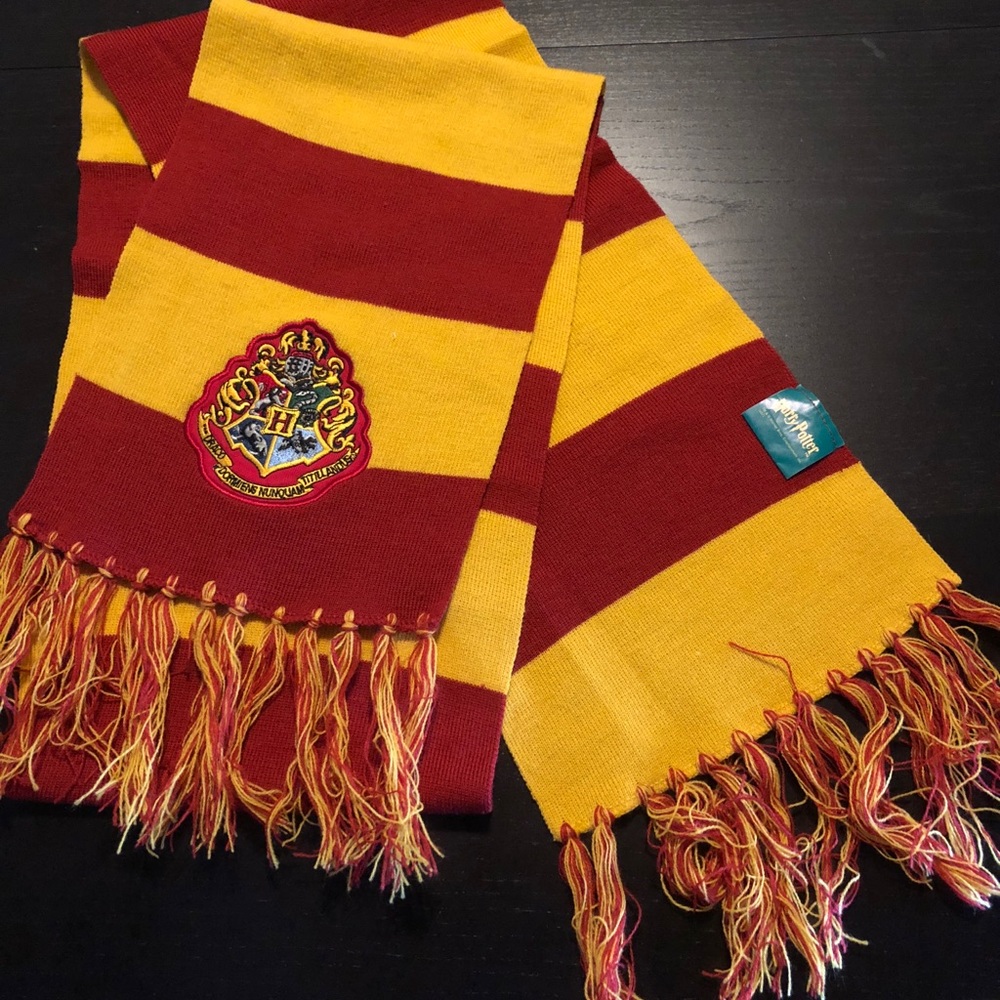 BNWOT Gryffindor Scarf